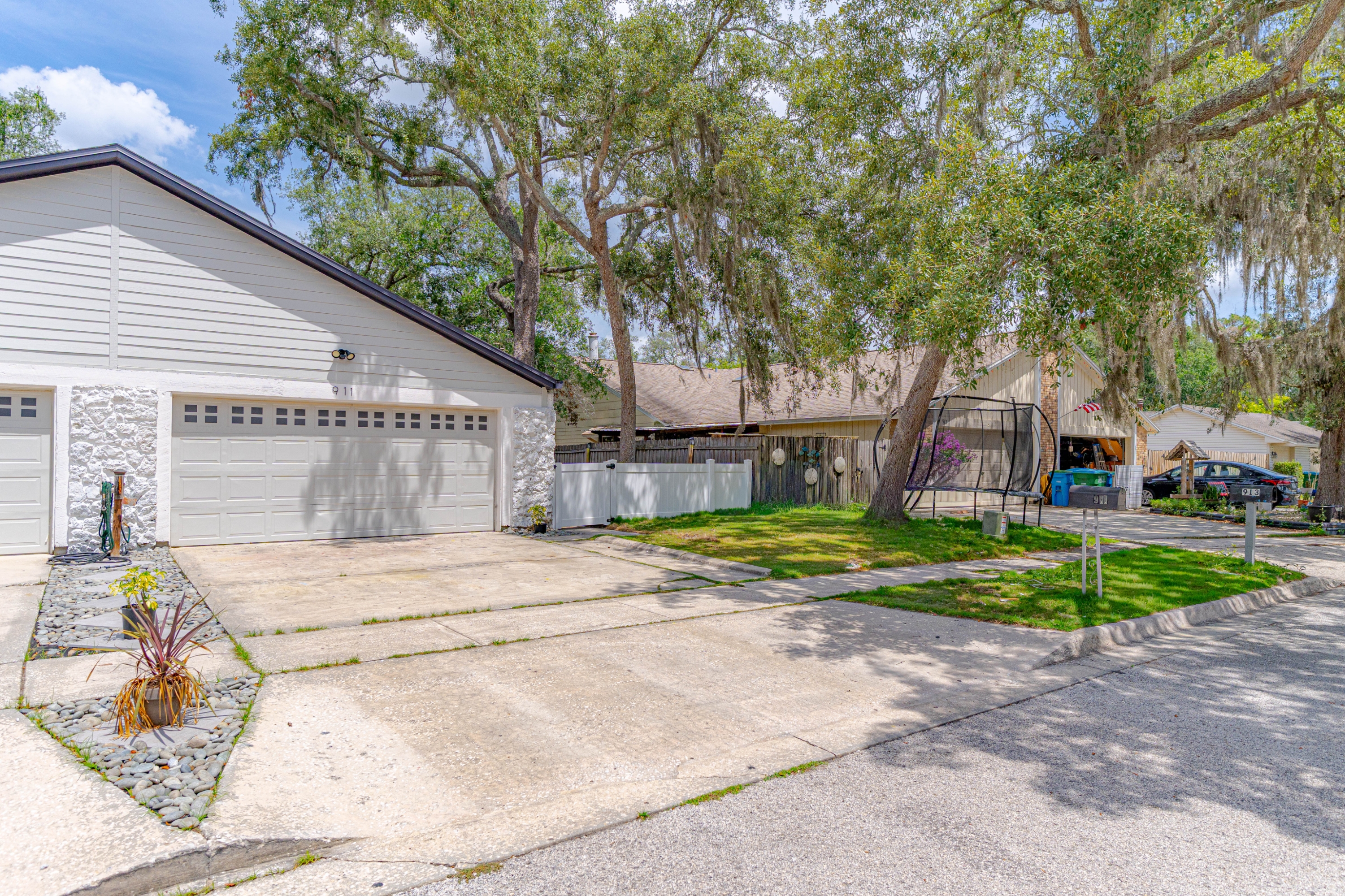 911 Robinhood Court